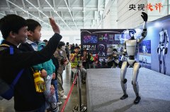 必需抢工智能成长的汗青性机缘